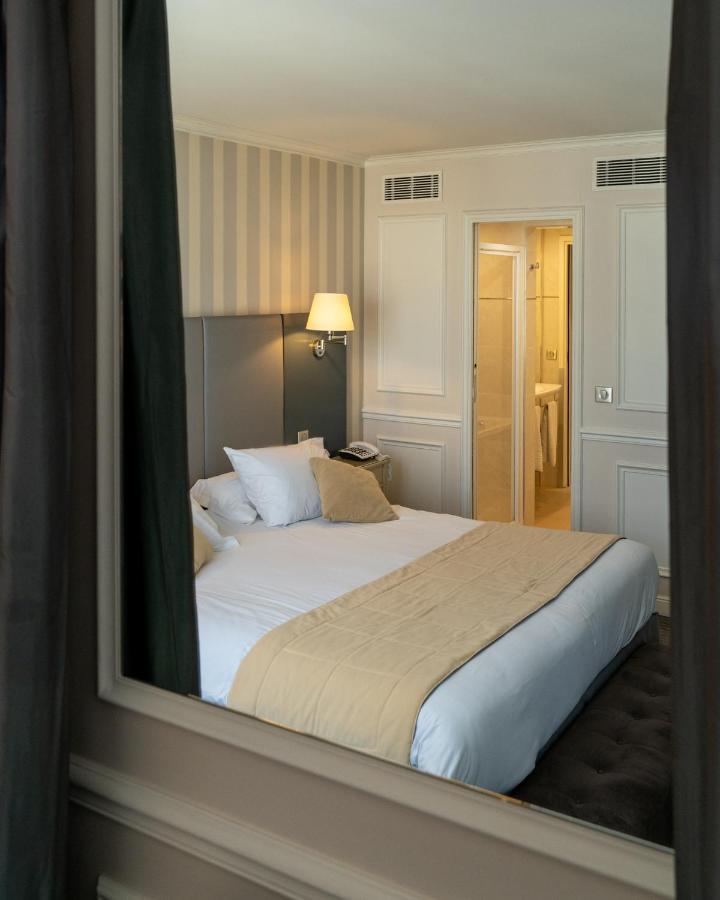 Hotel De L'Universite Paris Exterior photo