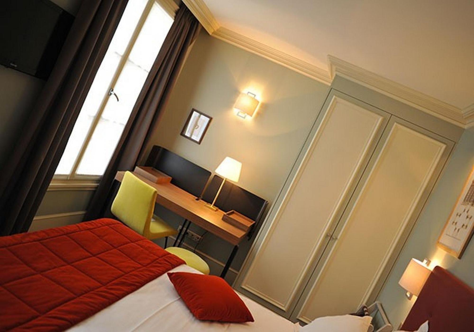 Hotel De L'Universite Paris Exterior photo